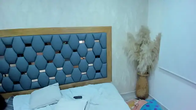 yayi_derek live sex cam