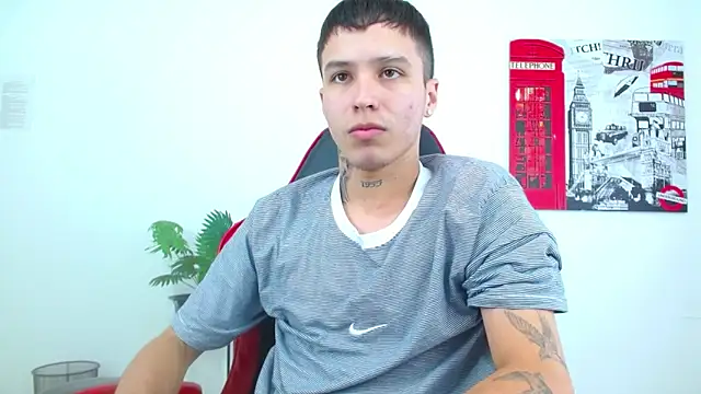 Cumandres18 live sex cam