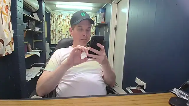 tilobinder live sex cam