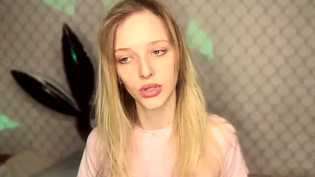 Evvie_Summn1's cam snapshot