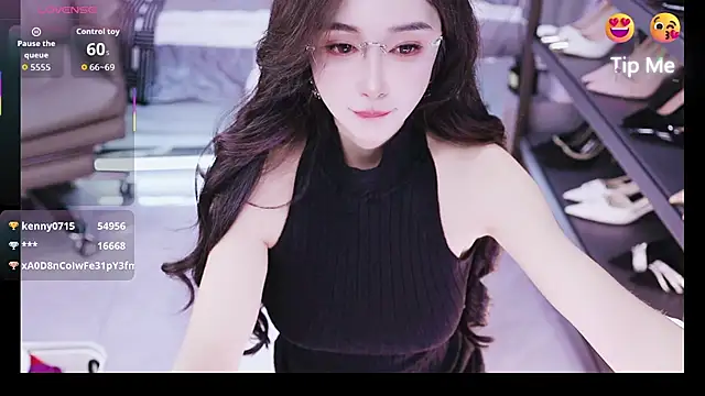 Liora- live sex cam