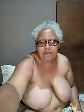 Curvyboody live sex cam
