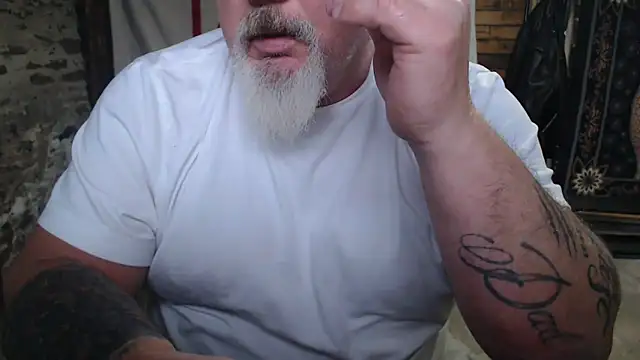 Newfiesausage1972 live sex cam