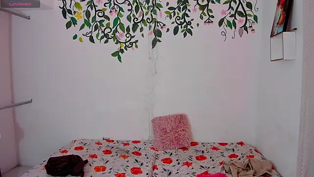 Ariadna-05 live sex cam