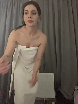 CurlyLara live sex cam