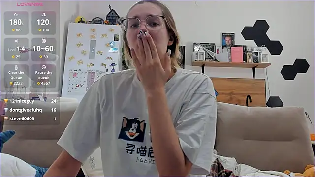 Girl_alone_home's cam snapshot