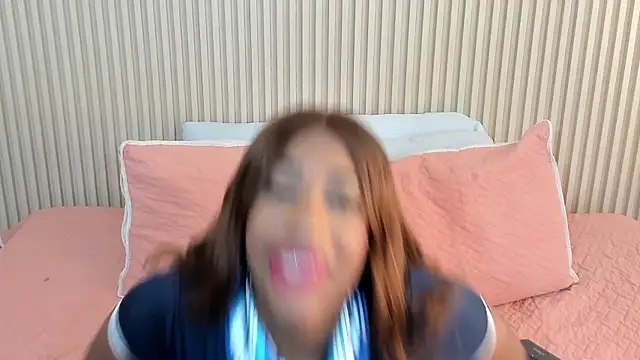 charlottebrowns_'s cam snapshot