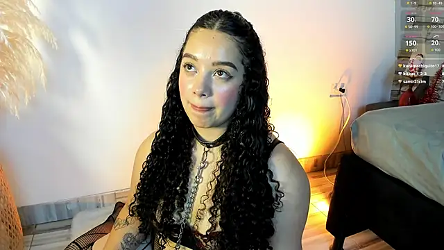 Julieta_333's cam snapshot