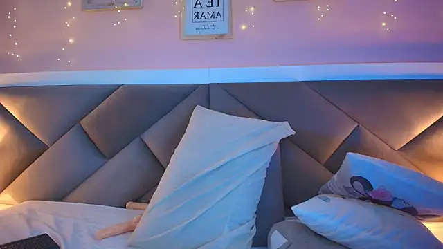 lilly_rohan's cam snapshot