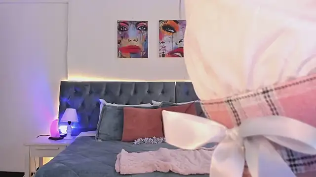 Regina_blum's cam snapshot