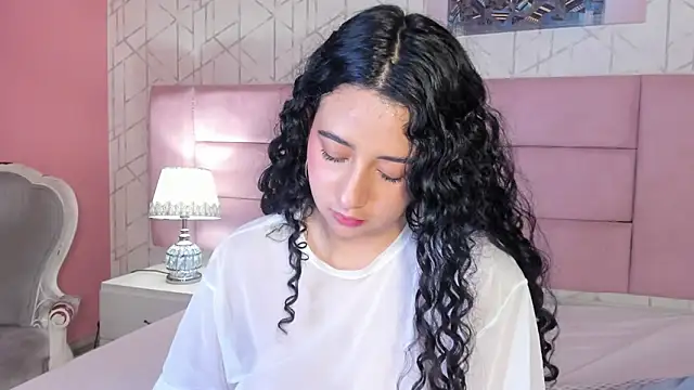 BellaSwwan's cam snapshot