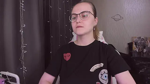 MissBrightShine's cam snapshot