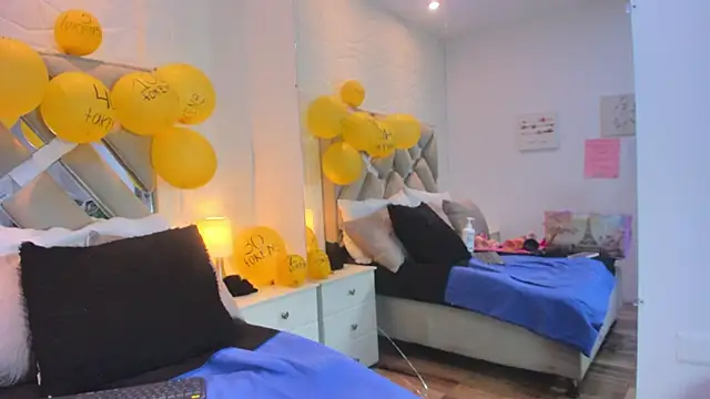 raquell_moore's cam snapshot