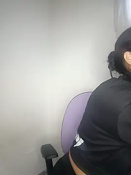 camila_hot_05's cam snapshot