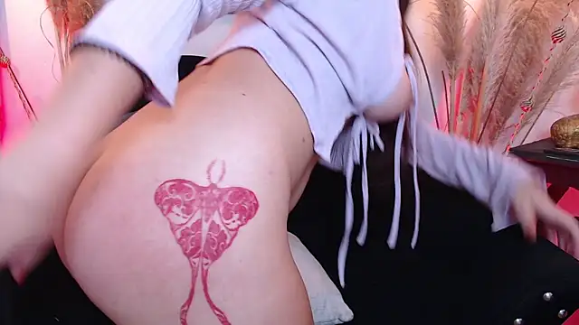 ZharaGag_on_u's cam snapshot