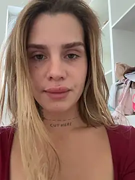 EmiliaCatalina's cam snapshot