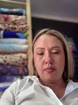 VIOLETA-25_'s cam snapshot