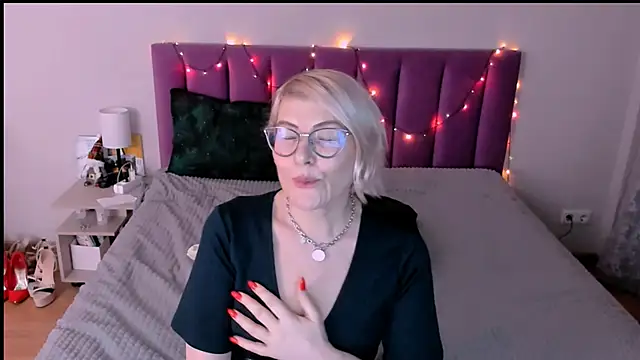 sabrinamacmarren's cam snapshot