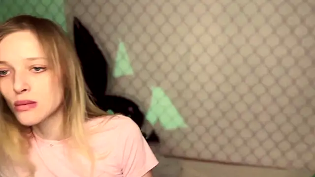 Evvie_Summn1's cam snapshot