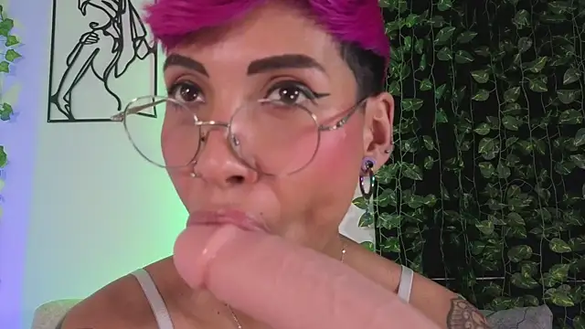 MiaMorgan_'s cam snapshot