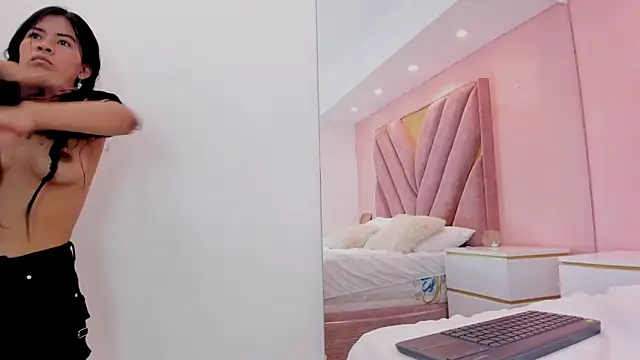 roxyflame_'s cam snapshot