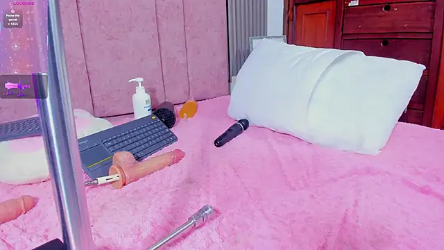 cutie_sarax1's cam snapshot