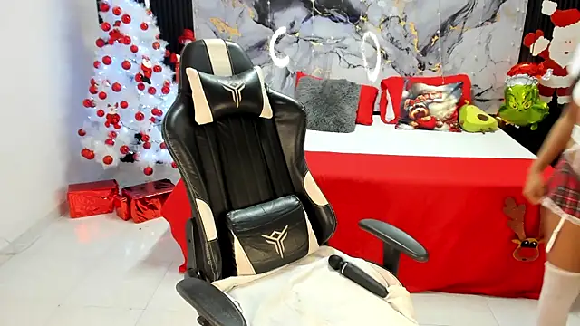 Ivy_16's cam snapshot