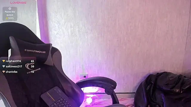 AriMonoban's cam snapshot