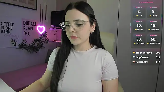 LiaWoow's cam snapshot