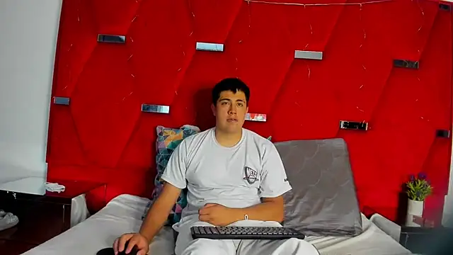 Emmaanddarling's cam snapshot