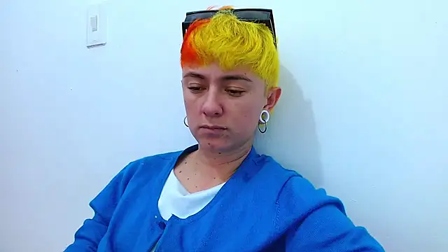 tomboyblue's cam snapshot