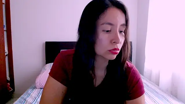 emely_sexx20's cam snapshot