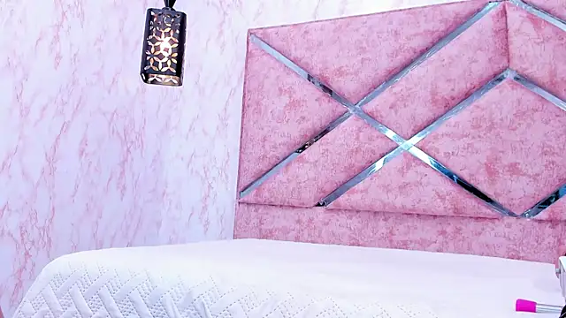 HOT_EMIILY_'s cam snapshot