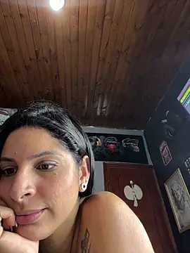 charlotte_stevenss_'s cam snapshot