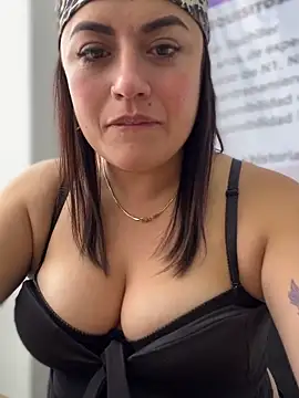 Lesly_10-'s cam snapshot