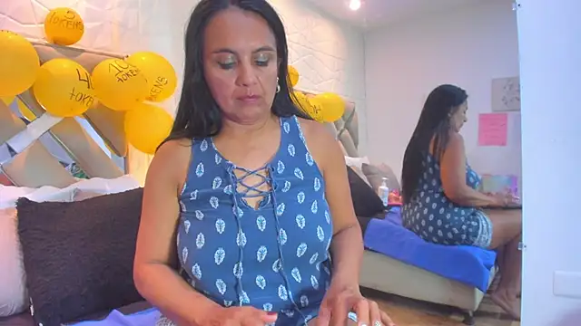 raquell_moore's cam snapshot