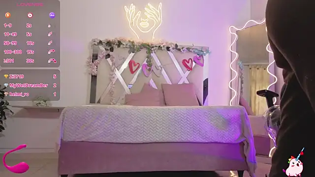 ZURY_TAY's cam snapshot