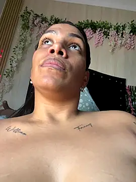 ArielleMillerr-'s cam snapshot