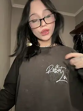 YourLittleDevil live sex cam