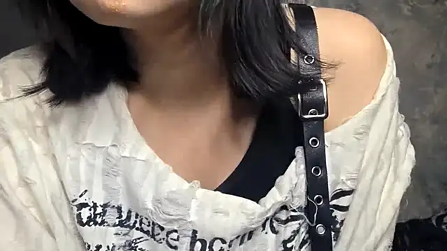 Beeping_Creature live sex cam