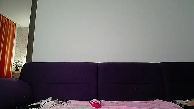 Julianna68 live sex cam