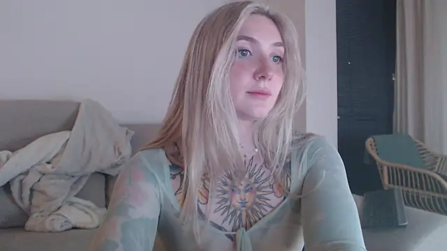 tattoobbgirl's cam snapshot