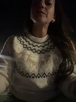 Ninabigtitied's cam snapshot