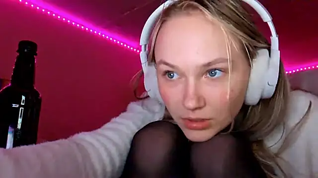 KarinRobertson's cam snapshot