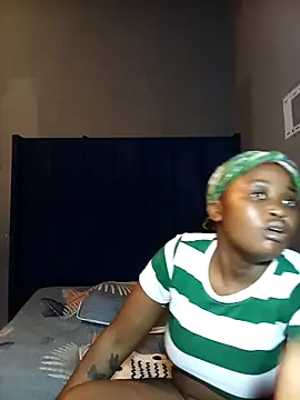 FREAKBARBIE02's cam snapshot