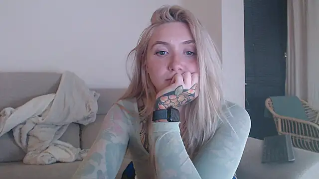 tattoobbgirl's cam snapshot