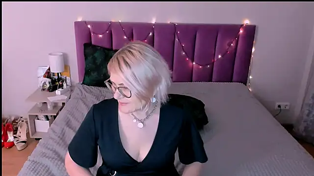 sabrinamacmarren's cam snapshot