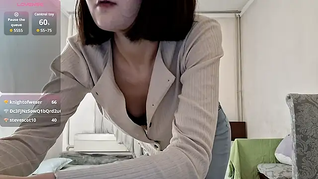 Lyndasilk's cam snapshot