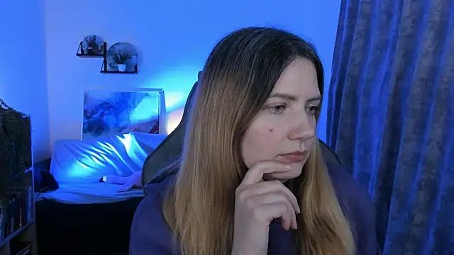 AleksaLaurent's cam snapshot