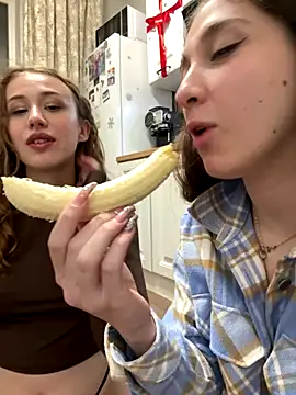 yourfavcouple_'s cam snapshot